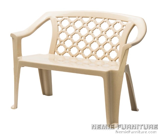 orocan chair with armrest