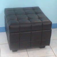Model: Square storage bench 